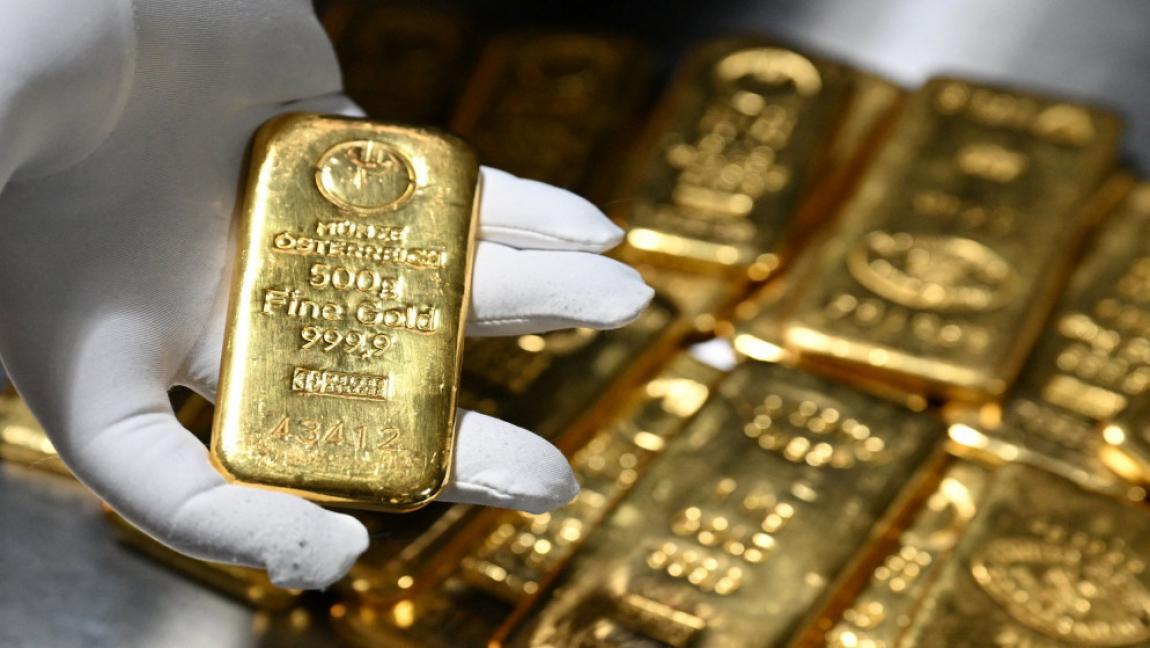 Gold eases as inflation jitters, Iran war cloud US rate outlook