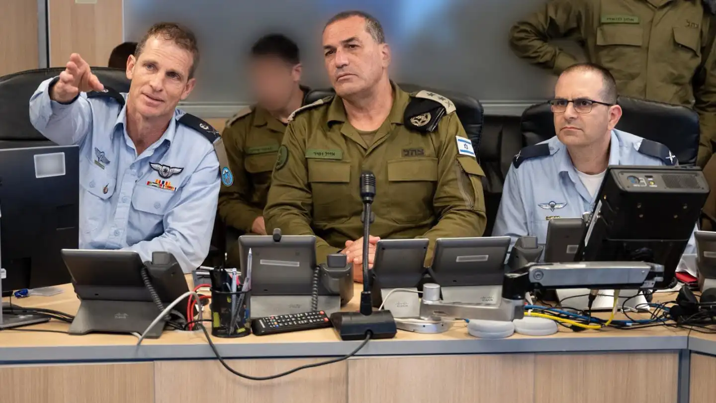Israel strikes Iranian military targets