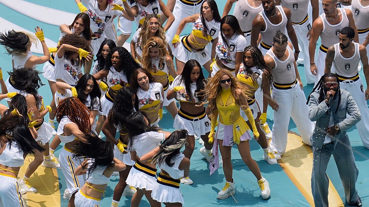 Shakira lights up the stage as World Cup kicks off in Mexico City