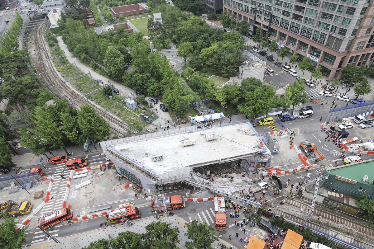 Seoul Overpass Collapse Kills Three During Demolition Safety Check