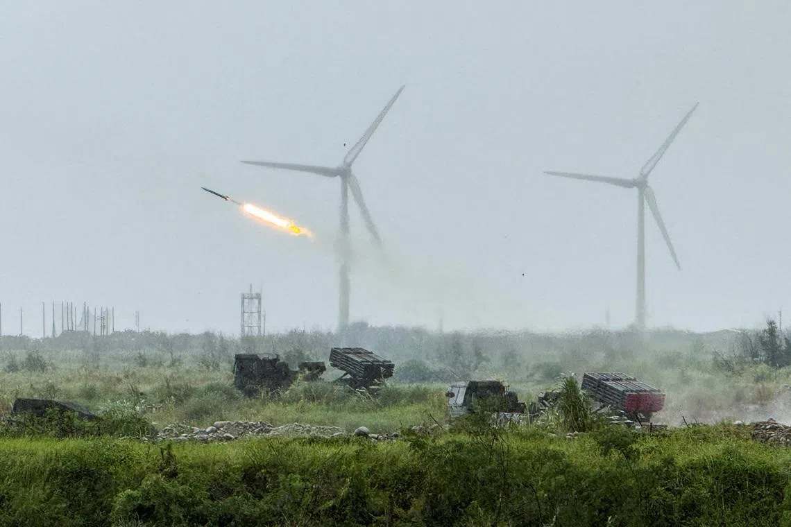Taiwan simulates destroying an invading Chinese force in coastal drill
