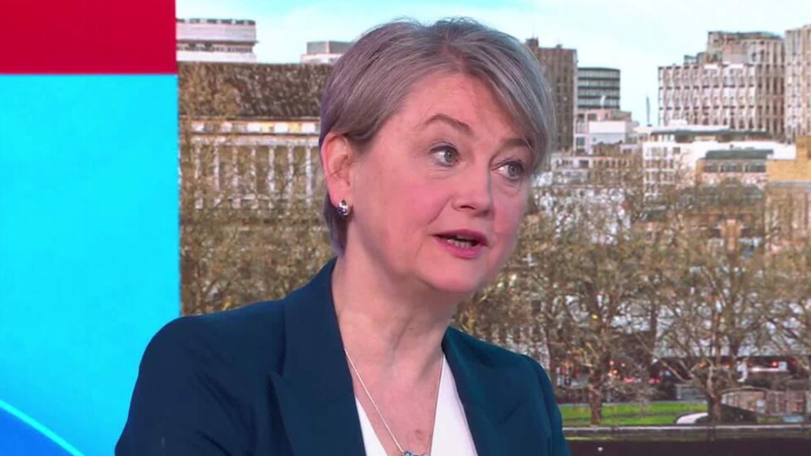 Foreign Secretary defends Keir Starmer saying he is 'learning lessons from Iraq' after Trump and Blair remarks