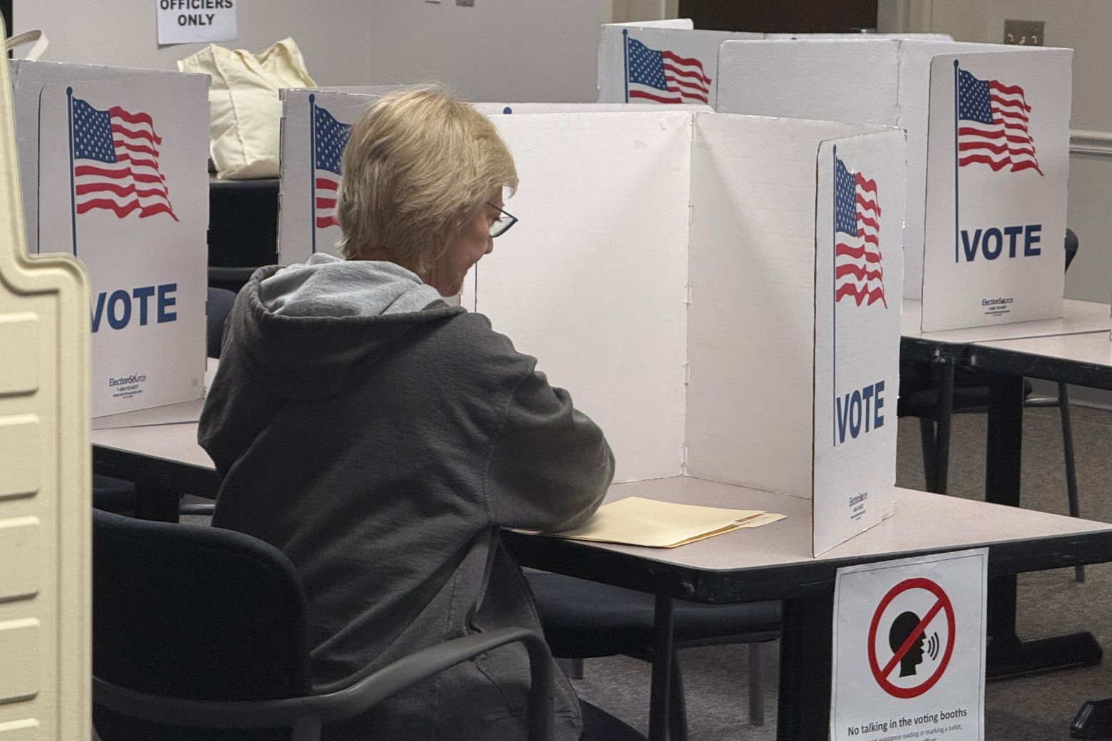 Virginia voters approve Democrats’ redistricting plan amid nationwide battle over gerrymandering