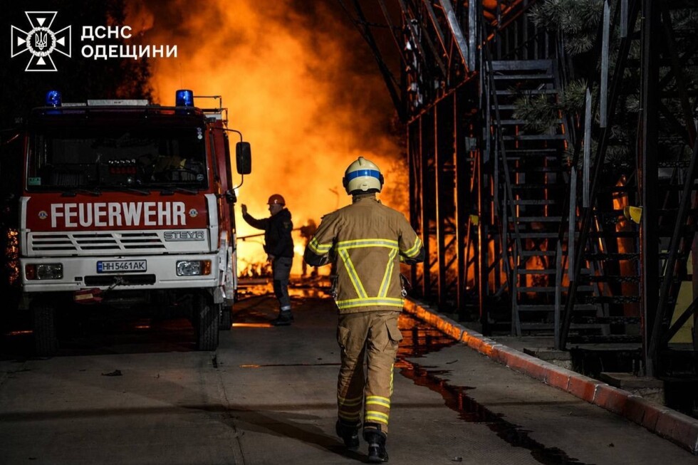 Ukraine hits key Russian oil-loading port and 3 'shadow fleet' tankers