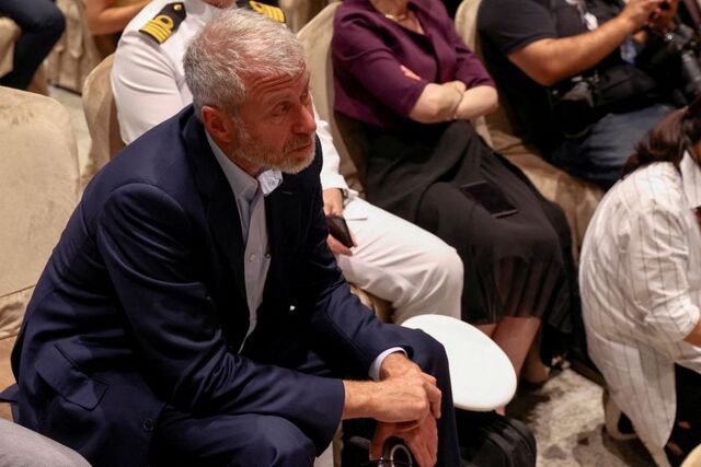 Ukraine’s Zelenskiy says Russian magnate Abramovich came to Kyiv with offer of help