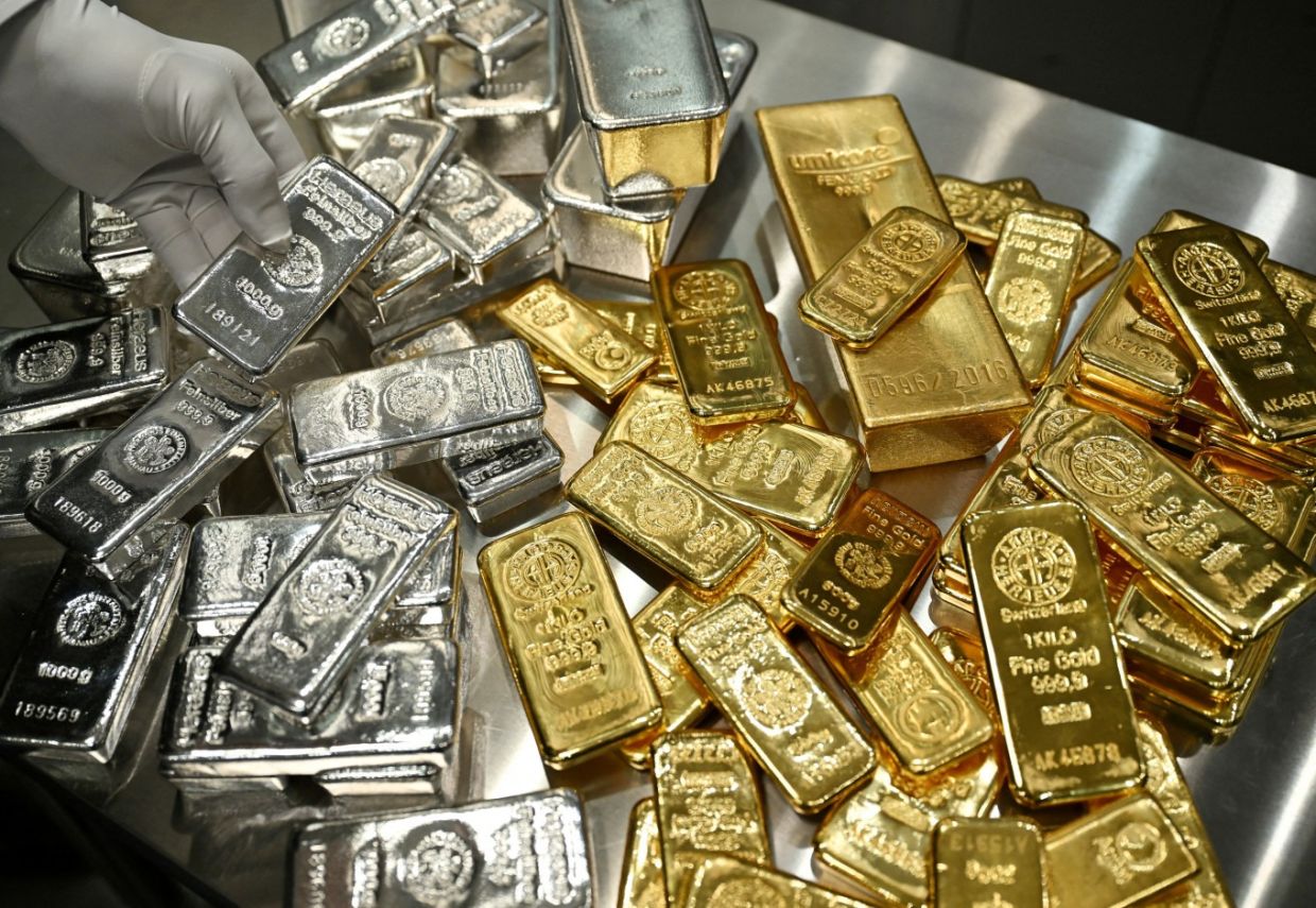 Gold broadly steady as fall in Treasury yields balances tempered safe-haven bids