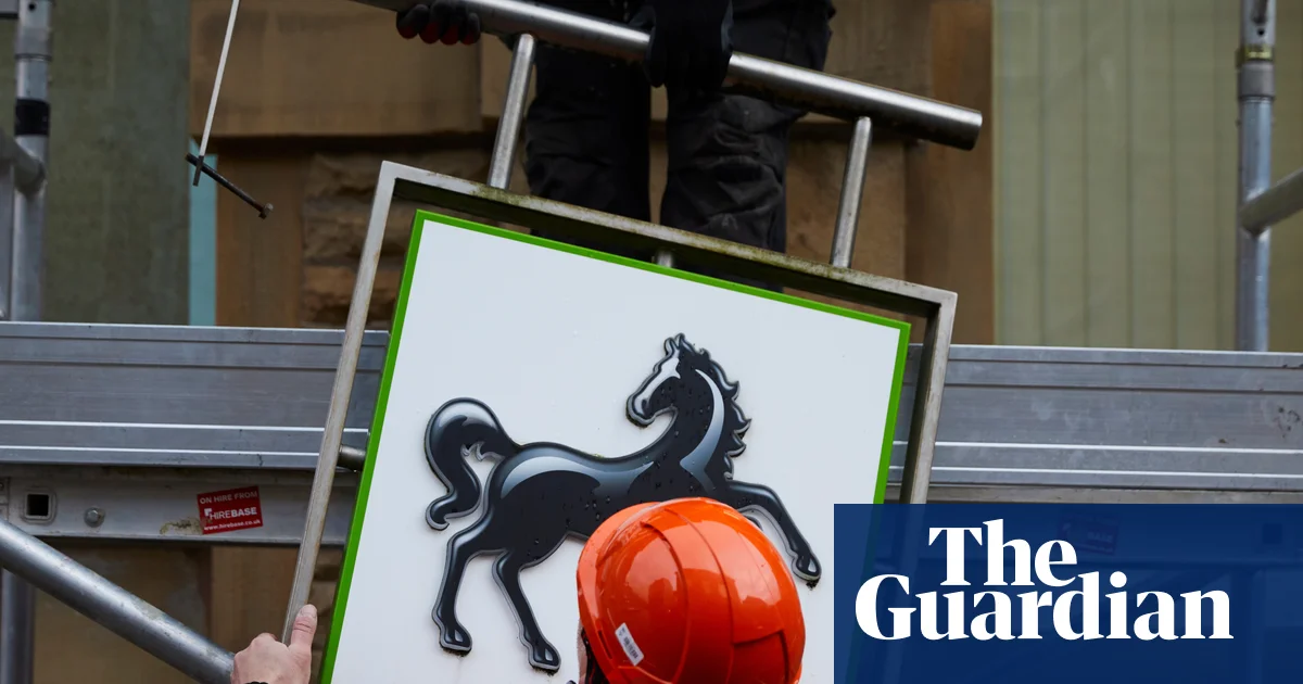 ‘I’m down to one option’: bank customers left frustrated by latest closures