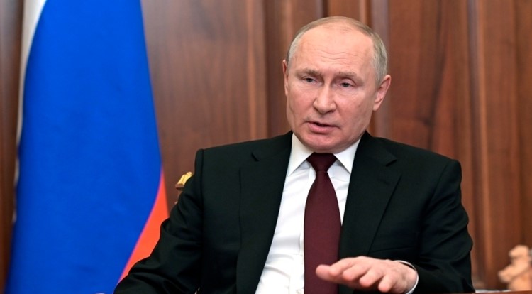 Putin accuses Ukraine of deadly attack on student dorm, orders military to prepare options