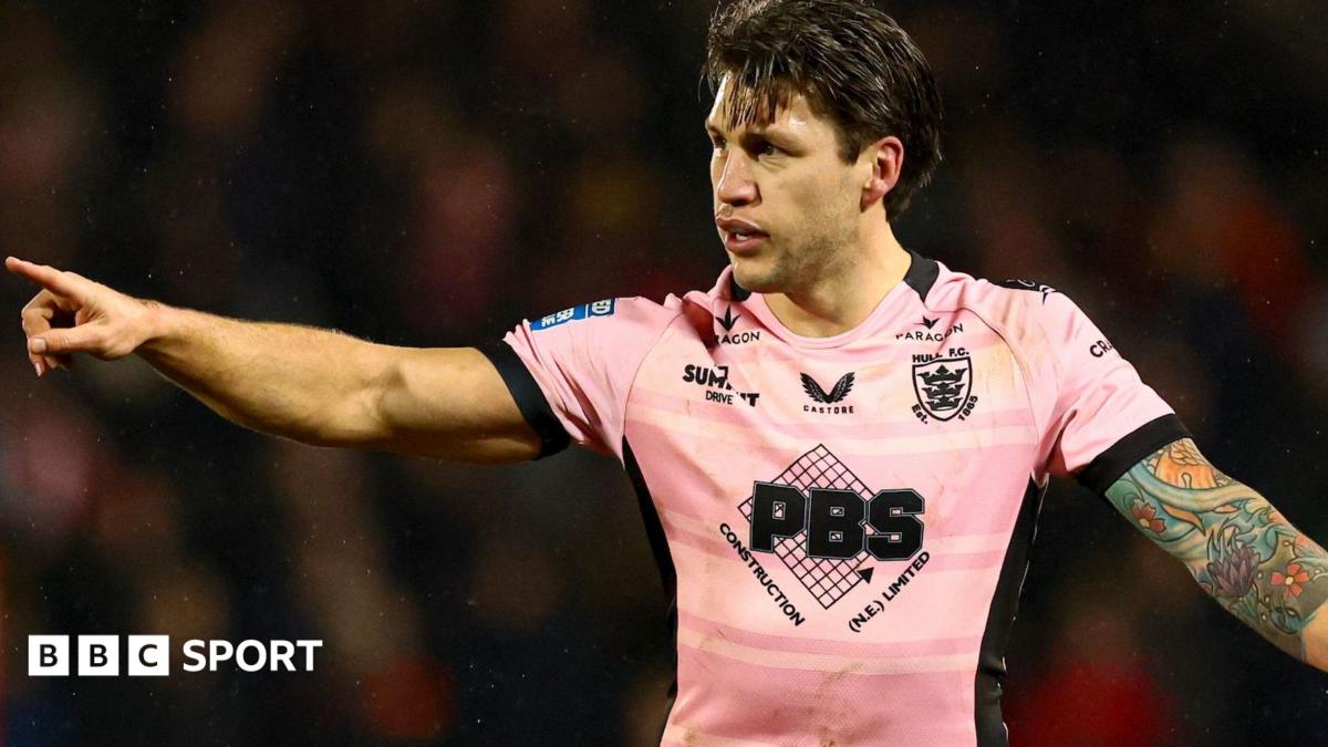 Hull FC winger Briscoe to retire at end of season