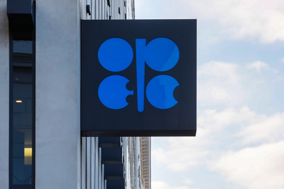 Decision by the UAE to leave OPEC shakes up alliance that influences oil prices worldwide