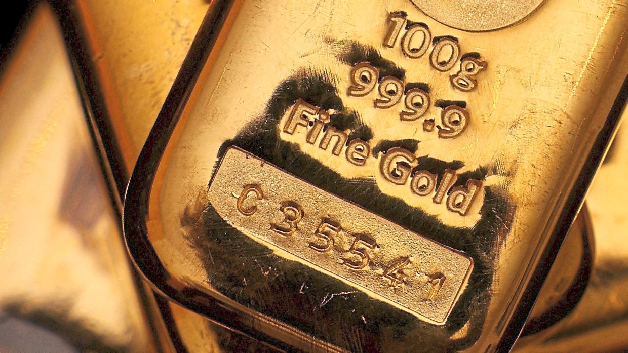 Gold prices retreat as Trump threatens further attacks on Iran