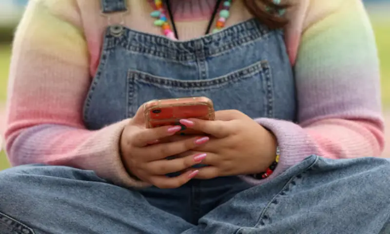 UK PM Starmer set to ban 'harmful' social media for under-16s