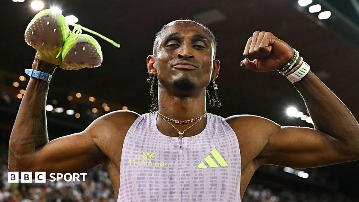 Dos Santos shatters 400m hurdles world record
