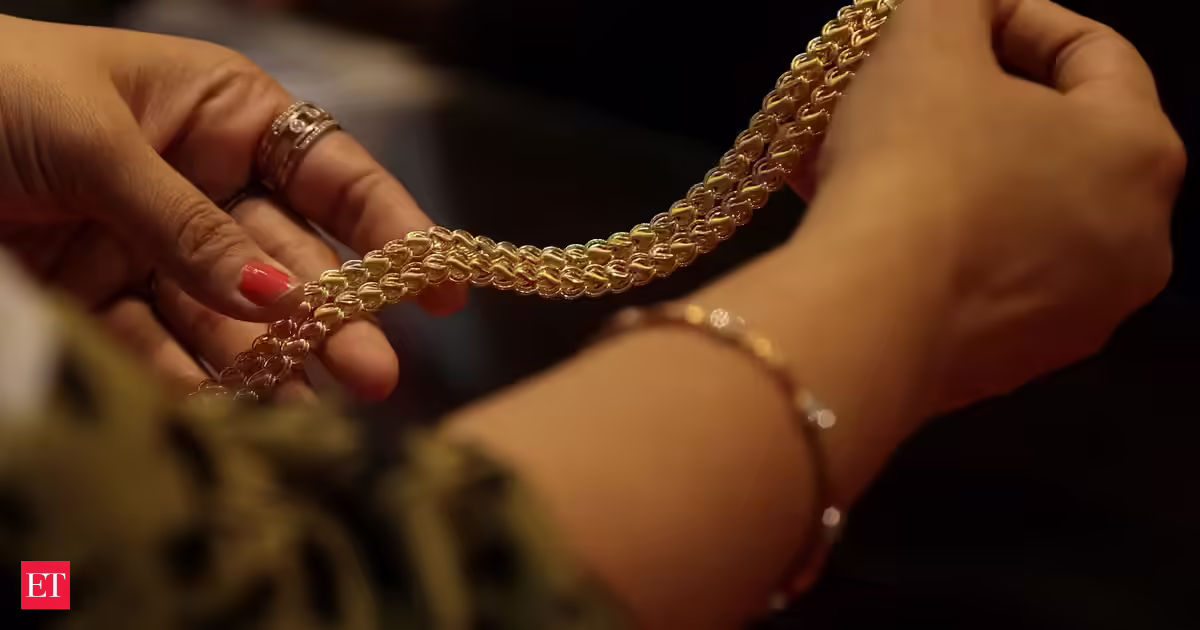Government tightens rules for duty-free gold imports, caps quantity at 100 kg per licence