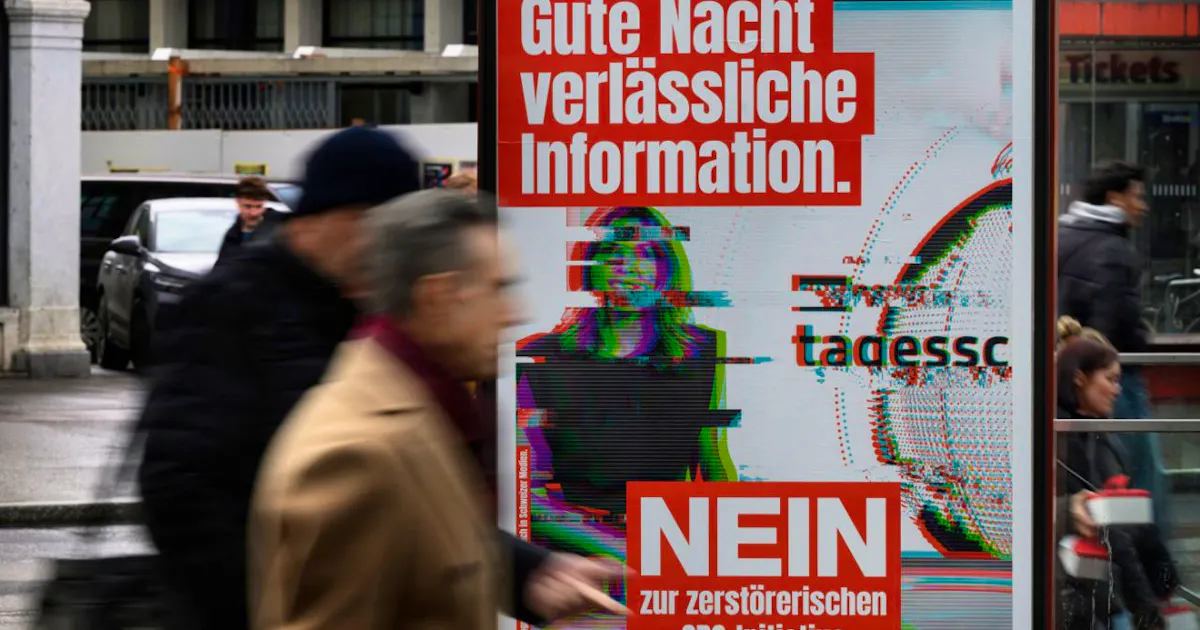 Media: People and cantons clearly reject SRG fee halving