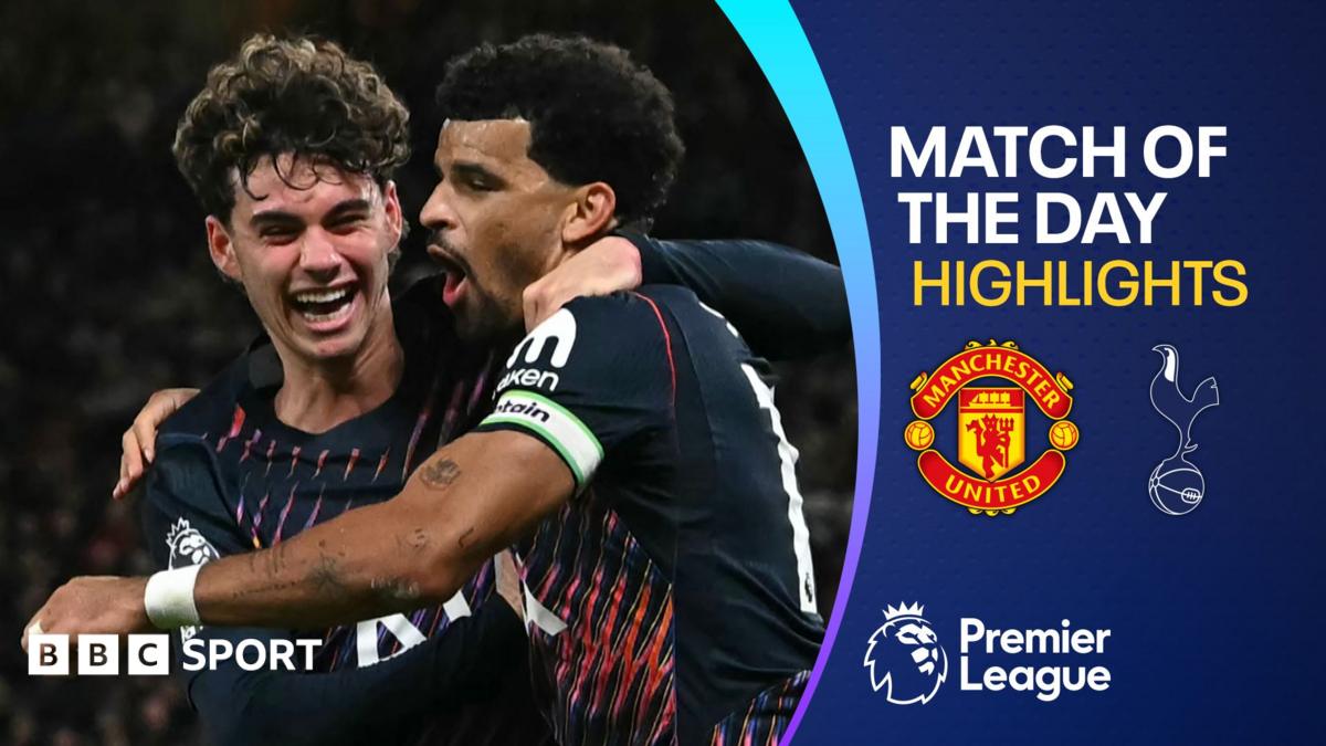 Solanke scores in added time as 10-man Spurs draw with Man Utd