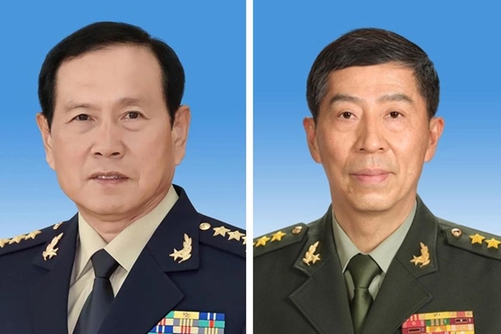 China Sentences Two Former Defense Ministers to Death With Reprieve