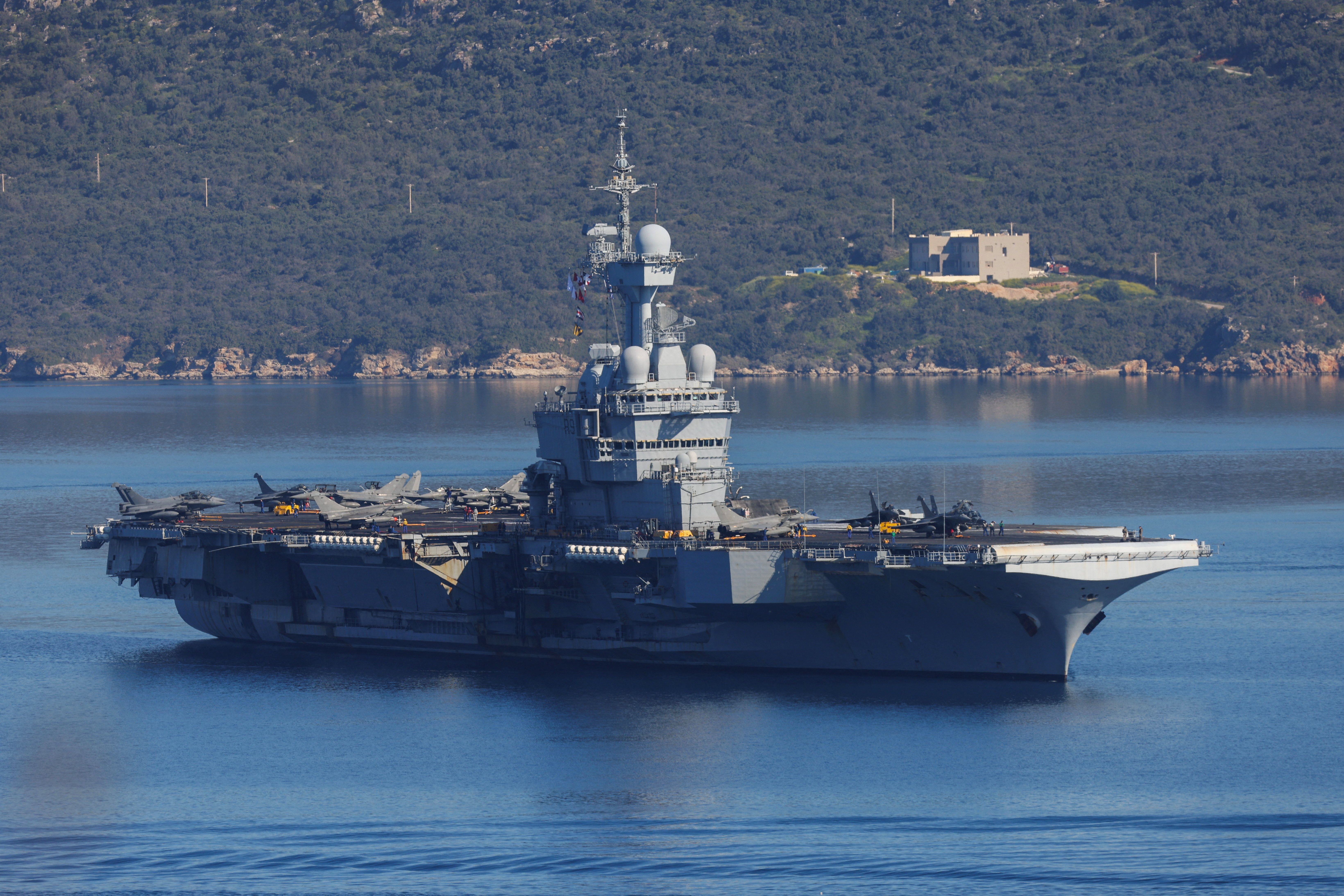 French aircraft carrier group moving into Red Sea and Gulf of Aden