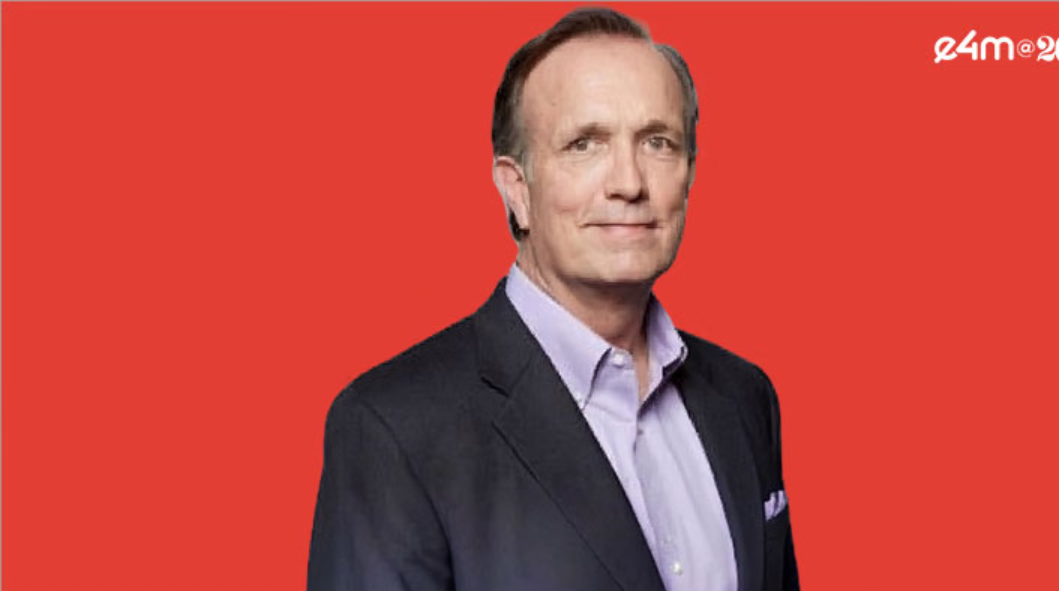Netflix Names Jay Hoag Chairman as Reed Hastings Steps Down From Board