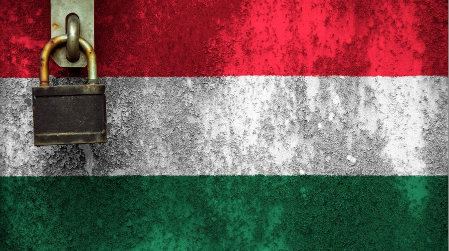 Hungary took seven Oschadbank employees hostage and seized money – Ukrainian foreign minister