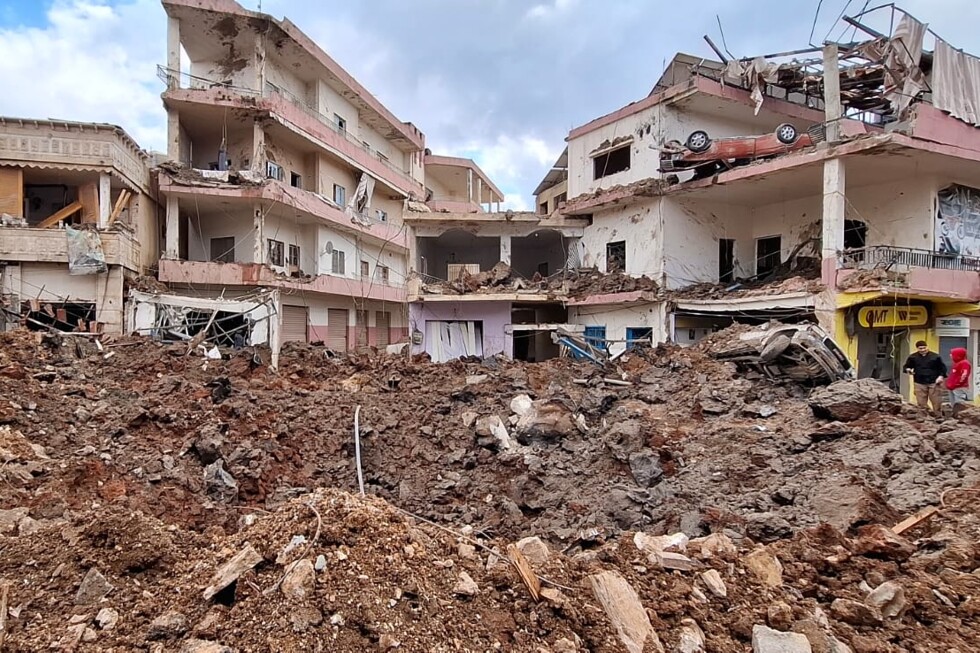 Iran's president defies US demands while apologizing for strikes on neighbors