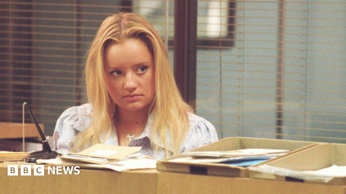 Lucy Davis urges women to check their breasts for cancer - here's how