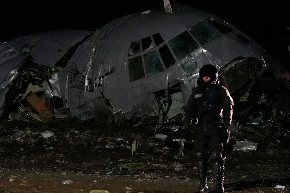 Military plane carrying money crashes in Bolivia, leaves at least 15 dead
