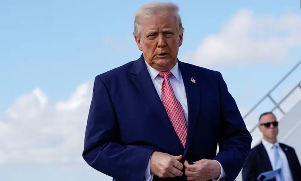 Trump Claims Iran Seeks Ceasefire, US to Leave War 'Pretty Quickly'