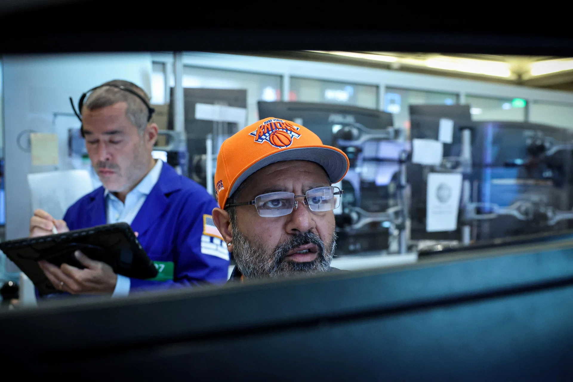 S&P 500, Nasdaq rise as tech, chipmakers rebound
