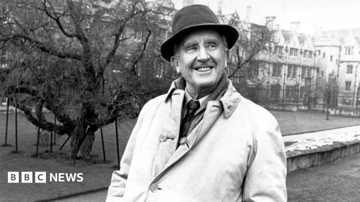 Tolkien fan letters sell at auction for £103k