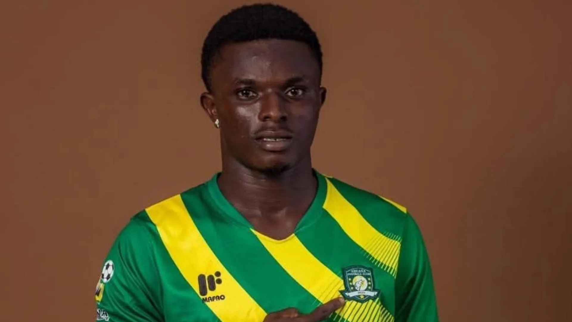 Ghanaian footballer Dominic Frimpong dies after 'masked men wielding guns and assault rifles' attack Berekum Chelsea team bus