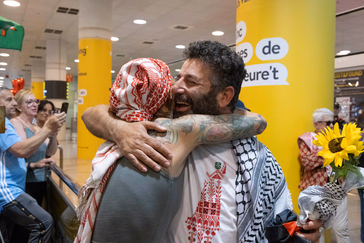 Saif Abukeshek, el activista español detenido en Israel, tras su liberación: 'Violan los derechos humanos en cualquier momento y espacio'
