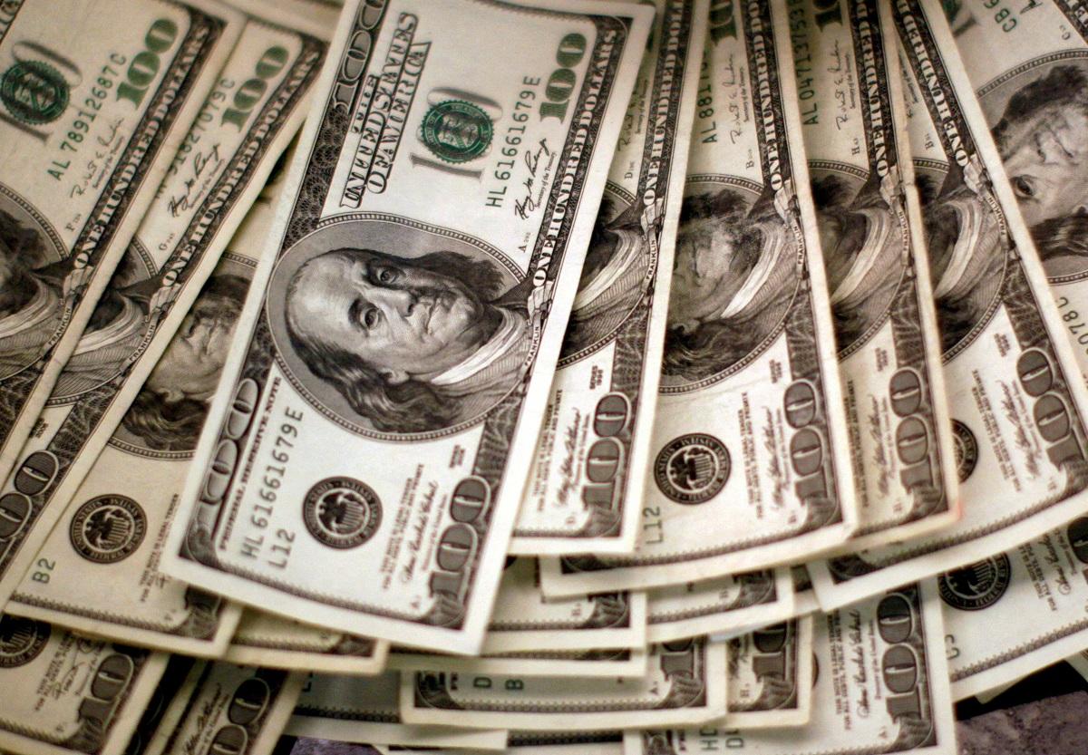 Dollar pushes to one-week high as Middle East tensions reignite
