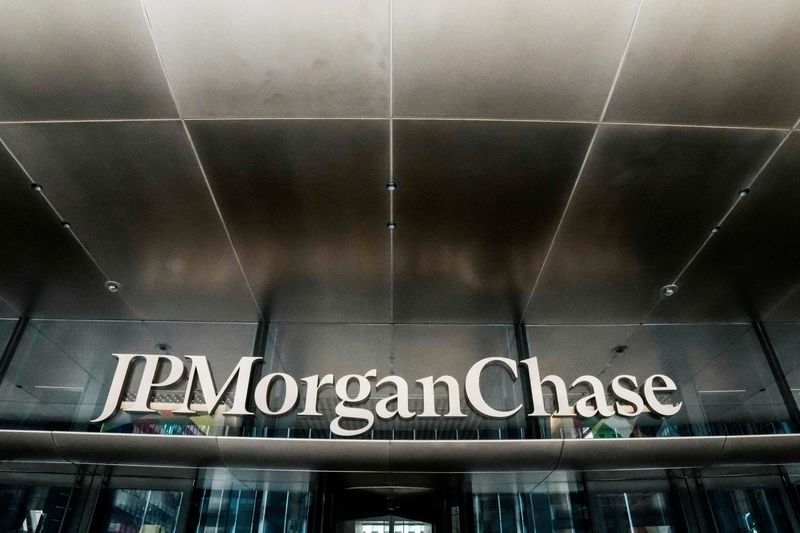 JPMorgan keeping a watchful eye on consumer health, executive says