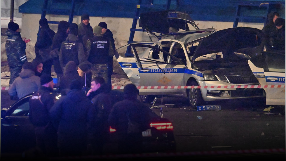 Blast kills police officer in Moscow (VIDEOS)
