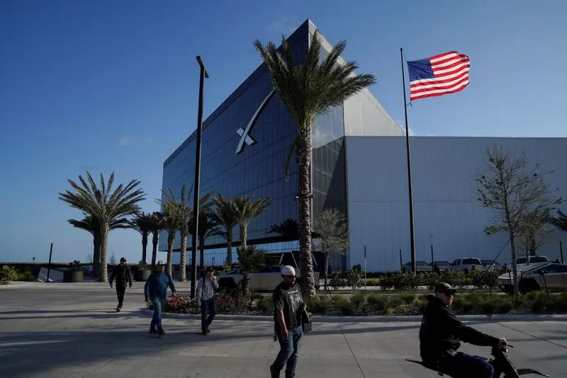 Exclusive-SpaceX Lines up 21 Banks for Mega IPO, Code-Named Project Apex