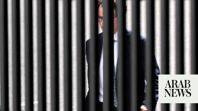 White House and Anthropic CEO discuss working together amid rising fear about Mythos model