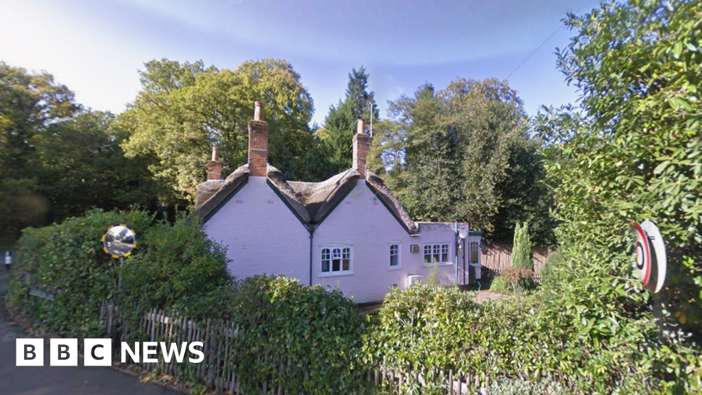 Andrew gives up lease on Crown Estate property