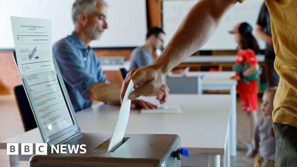 Switzerland to vote on plan to cap population at 10 million