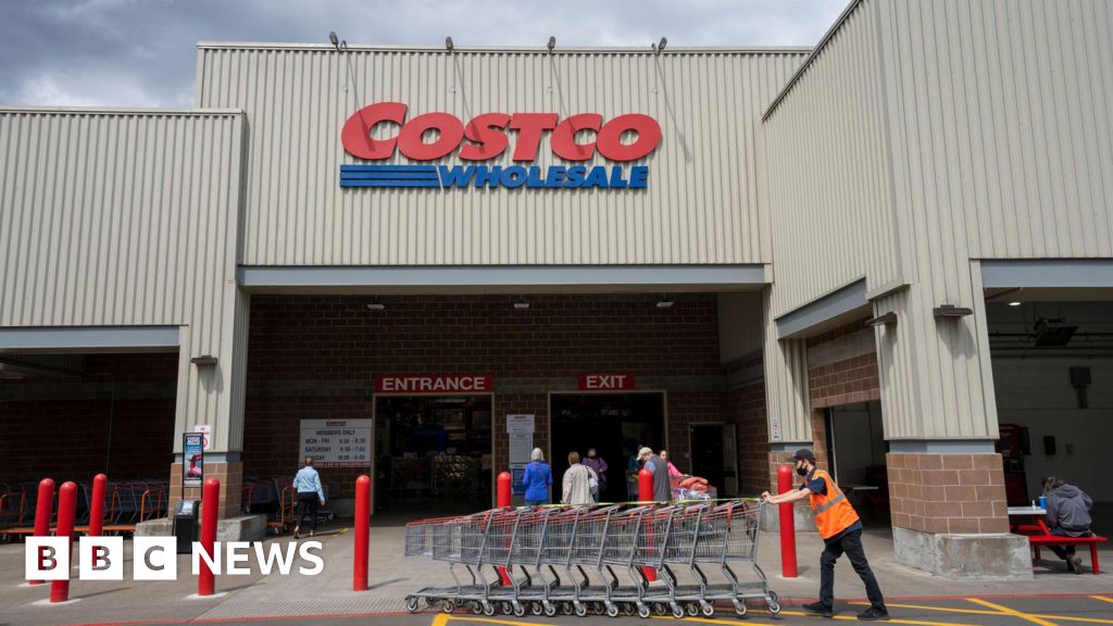 Customer sues Costco for tariff refunds