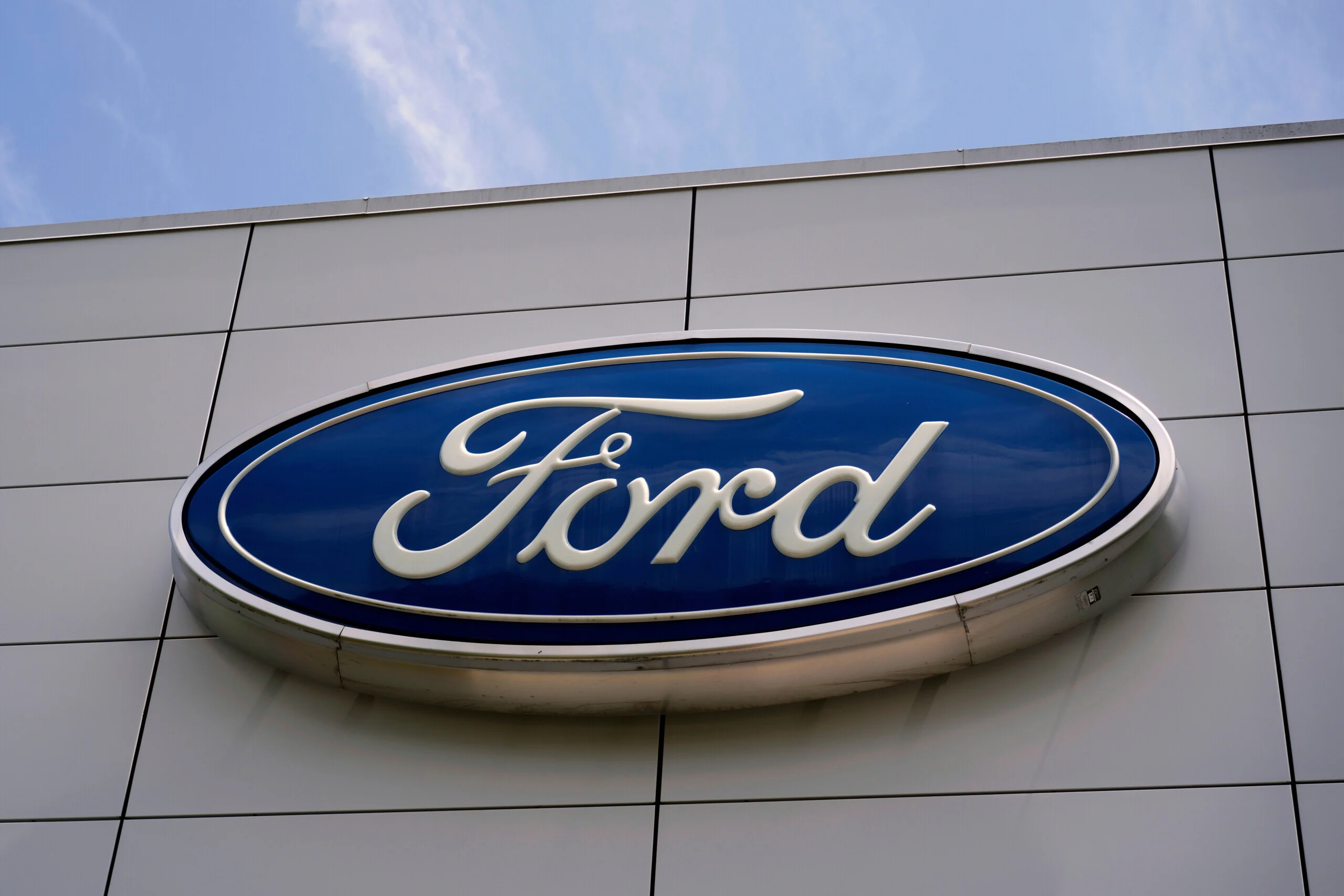 Ford recalls 1.4 ... 