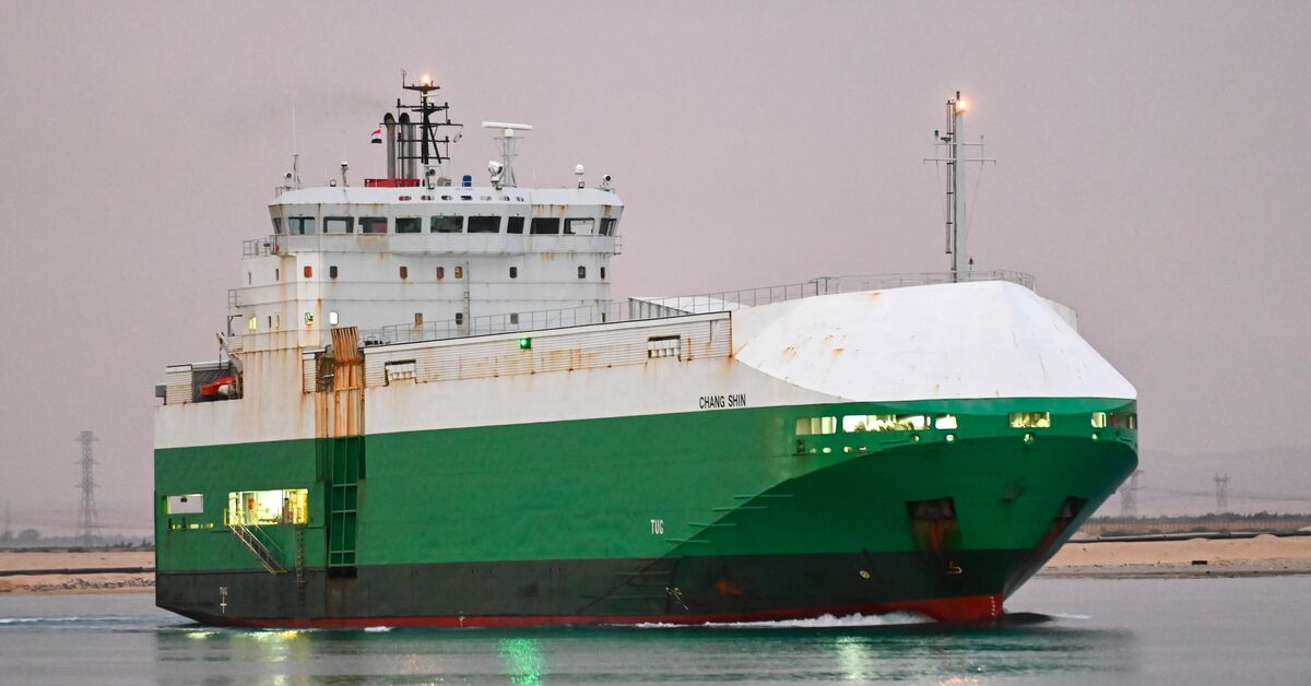 Shipping giant Maersk diverts from Suez route amid Iran-US tension