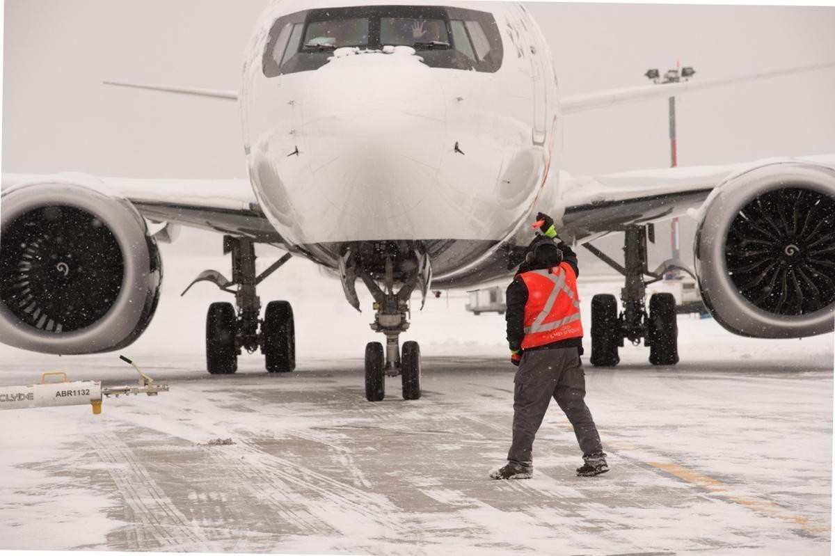 Northeast snowstorm cancels 5,000+ flights; airlines activate flexible policies