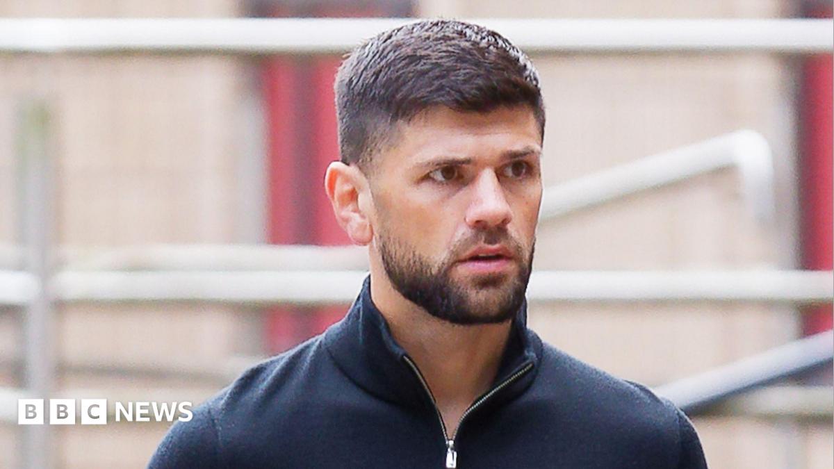 Former boxing world champion denies assaulting man, court hears