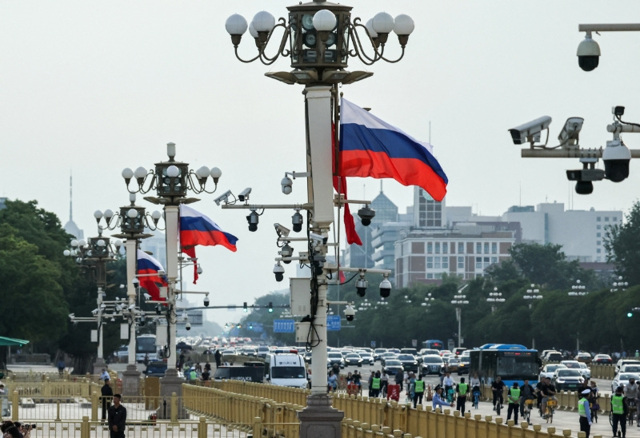 Xi and Putin unite to criticise US, but fail to clinch big gas deal