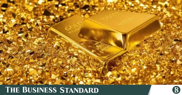 Gold ticks down as Trump's Iran deadline keeps markets cautious