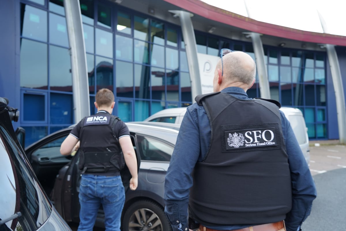 Four arrested in fraud probe into firms delivering home insulation contracts