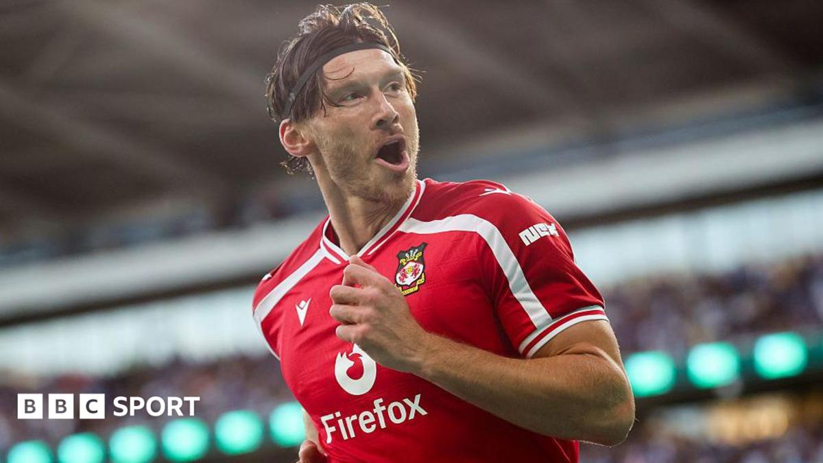 Wrexham's Moore aiming to stay the distance