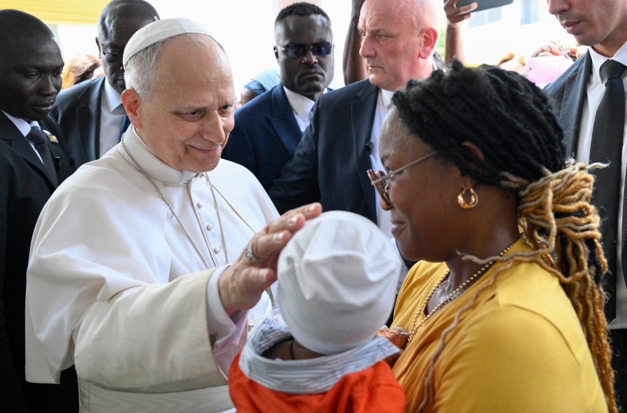 Pope Leo visits St. Paul Catholic Hospital in Cameroon