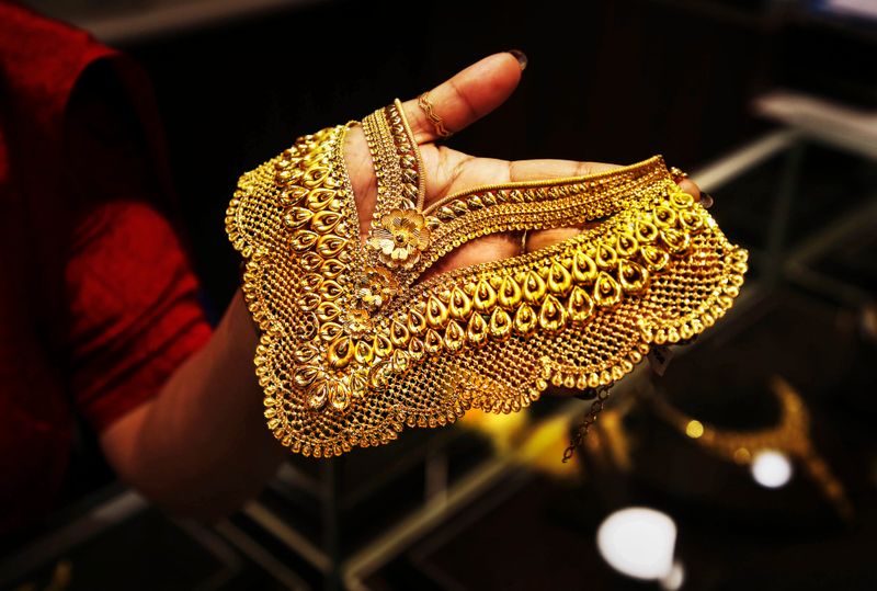 Govt raises import duty on gold, silver to 15 per cent to curb non-essential imports